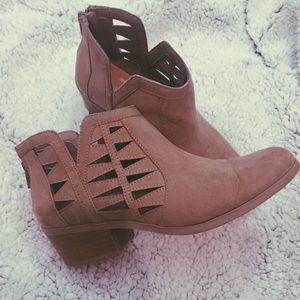 🌟Brown ankle boots with slight heel🌟